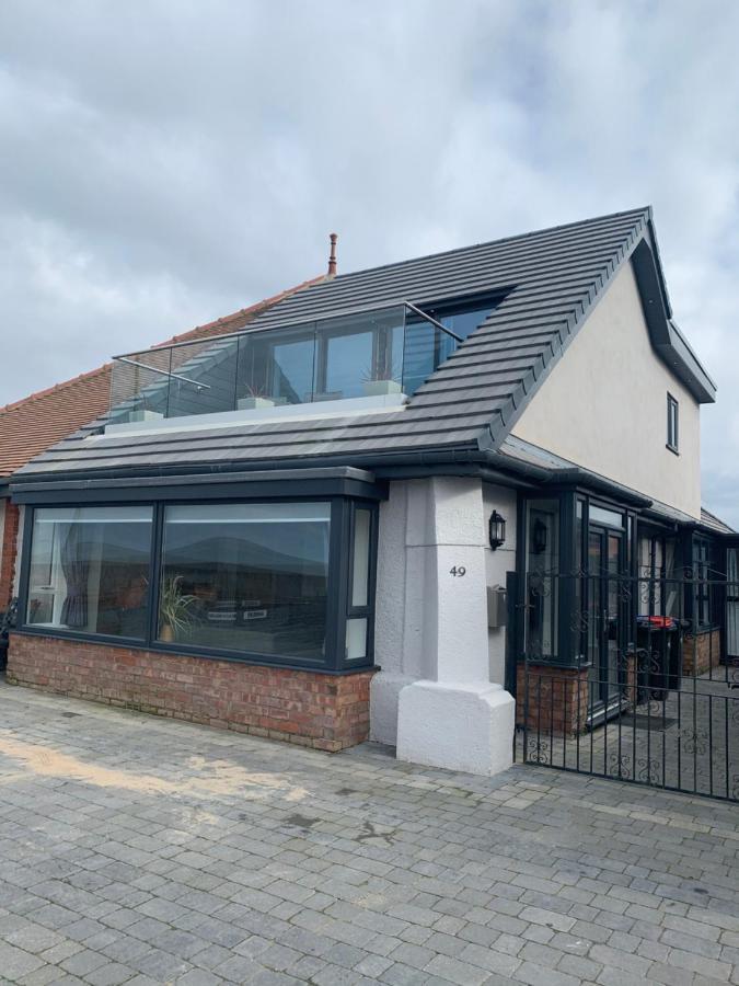 Beach View Apartment With Balcony And Sea View - Pet Friendly Cleveleys Exteriör bild