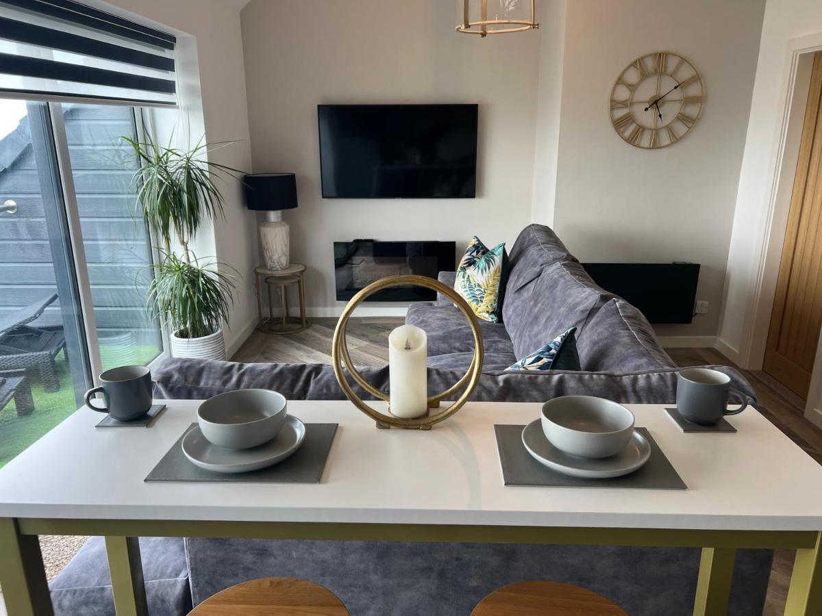 Beach View Apartment With Balcony And Sea View - Pet Friendly Cleveleys Exteriör bild